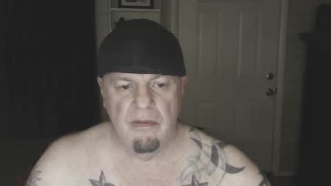 Snapshot of roinaz chatting on 01.16.25 roinaz online show from 01.16.25