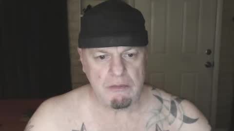 Snapshot of roinaz chatting on 01.19.25 roinaz online show from 01.19.25