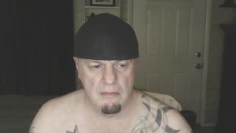 Snapshot of roinaz chatting on 01.22.25 roinaz online show from 01.22.25