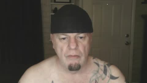 Snapshot of roinaz chatting on 01.26.25 roinaz online show from 01.26.25