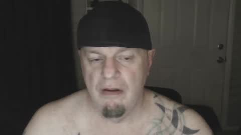 Snapshot of roinaz chatting on 02.01.25 roinaz online show from 02.01.25