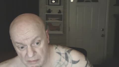 Snapshot of roinaz chatting on 02.04.25 roinaz online show from 02.04.25