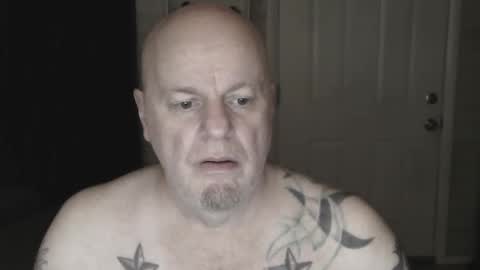 Snapshot of roinaz chatting on 02.15.25 roinaz online show from 02.15.25