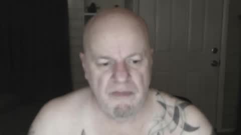 Snapshot of roinaz chatting on 02.16.25 roinaz online show from 02.16.25