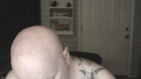 Snapshot of roinaz chatting on 02.17.25 roinaz online show from 02.17.25