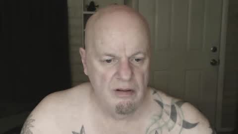 Snapshot of roinaz chatting on 02.18.25 roinaz online show from 02.18.25