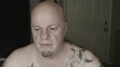 Snapshot of roinaz chatting on 03.01.25 roinaz online show from 03.01.25