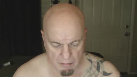 Snapshot of roinaz chatting on 03.08.25 roinaz online show from 03.08.25