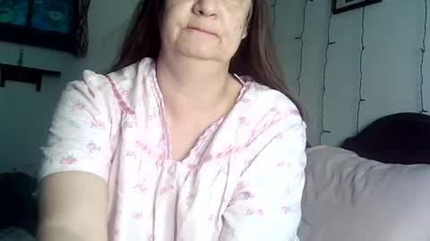 Snapshot of roisierios chatting on 03.21.26 Rosie Rios online show from 03.21.26