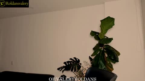 Valery Roldans online show from 12.24.24