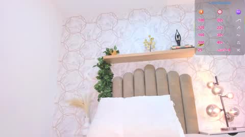   online show from 11.04.25