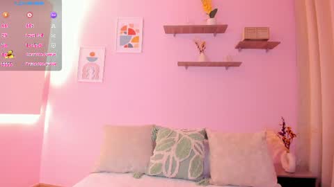 Snapshot of roma_lovee chatting on 06.25.26 Roma online show from 06.25.26