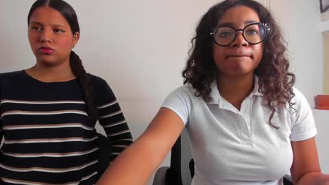 Snapshot of romantic_stargirl chatting on 12.02.24 Is A Belle online show from 12.02.24