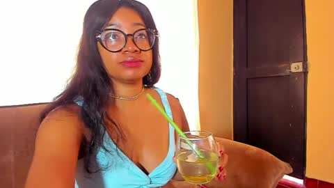 Snapshot of romantic_stargirl chatting on 01.01.25 Is A Belle online show from 01.01.25