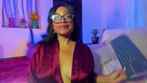 Snapshot of romantic_stargirl chatting on 02.02.25 Is A Belle online show from 02.02.25