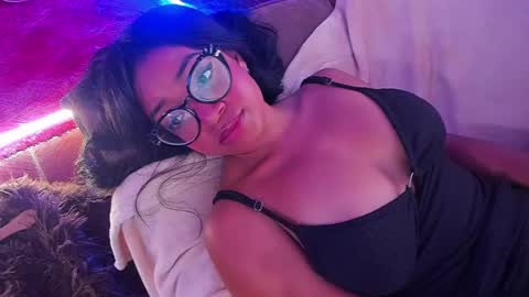 Snapshot of romantic_stargirl chatting on 02.09.25 Is A Belle online show from 02.09.25