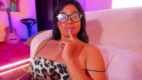 Snapshot of romantic_stargirl chatting on 02.12.25 Is A Belle online show from 02.12.25