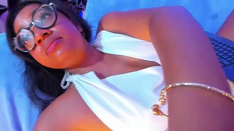 Snapshot of romantic_stargirl chatting on 02.22.25 Is A Belle online show from 02.22.25