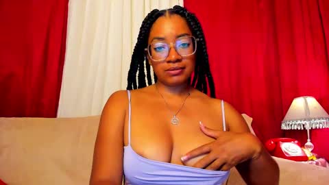 Snapshot of romantic_stargirl chatting on 10.06.25 Is A Belle online show from 10.06.25