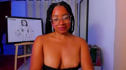 Snapshot of romantic_stargirl chatting on 10.10.25 Is A Belle online show from 10.10.25