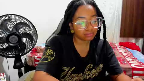 Snapshot of romantic_stargirl chatting on 11.29.25 Is A Belle online show from 11.29.25