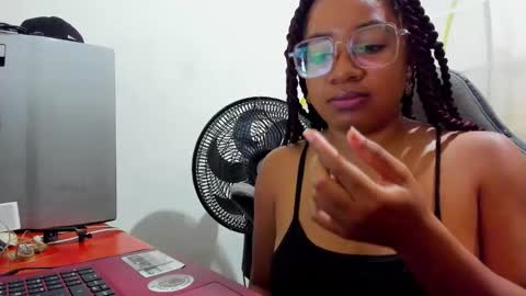 Snapshot of romantic_stargirl chatting on 11.30.25 Is A Belle online show from 11.30.25