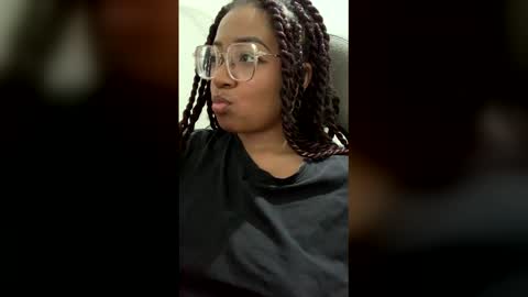 Snapshot of romantic_stargirl chatting on 12.15.25 Is A Belle online show from 12.15.25