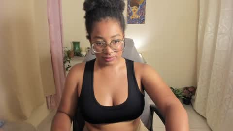 Snapshot of romantic_stargirl chatting on 06.13.26 Is A Belle online show from 06.13.26