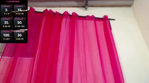 Snapshot of rominafiorre chatting on 02.15.25 Romina Fiore online show from 02.15.25