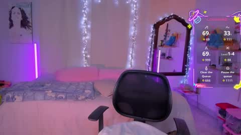 Romi Rouse online show from 11.05.25