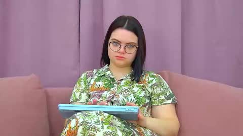 Snapshot of romymorales chatting on 06.04.26 Monica online show from 06.04.26