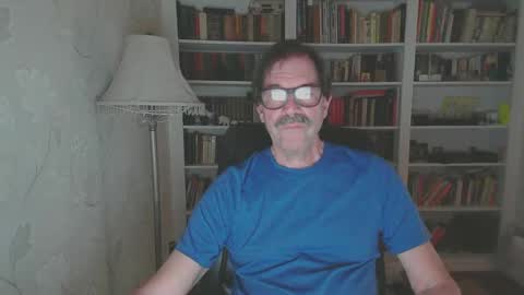 Snapshot of ronger69big chatting on 01.10.25 RodgerDodger online show from 01.10.25