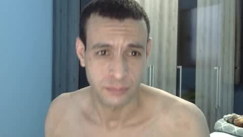 Snapshot of ronnispoto chatting on 12.22.25 ronny online show from 12.22.25