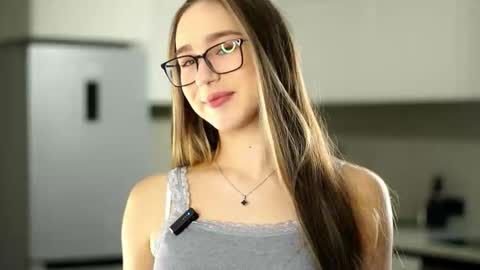 Snapshot of ronnist chatting on 11.19.25 Veronica online show from 11.19.25