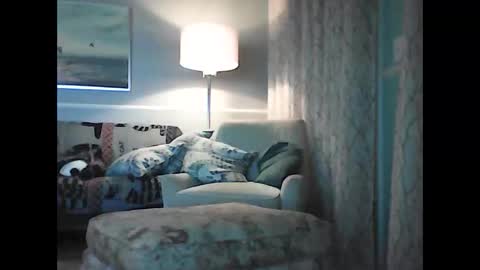 Snapshot of ronvlv chatting on 10.05.25 ronvlv online show from 10.05.25