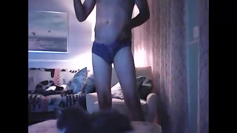 Snapshot of ronvlv chatting on 10.06.25 ronvlv online show from 10.06.25