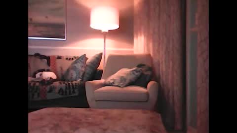 Snapshot of ronvlv chatting on 10.07.25 ronvlv online show from 10.07.25