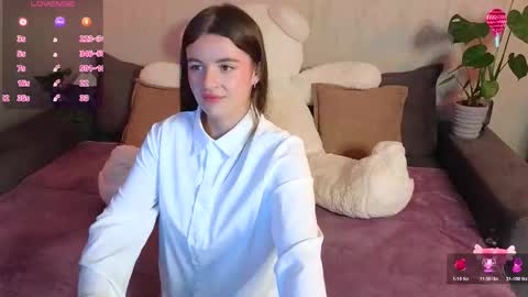 Snapshot of roraline_lov chatting on 12.02.25 roraline_lov online show from 12.02.25