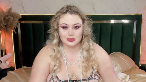 Snapshot of rosa1ia chatting on 01.22.25 Chloe online show from 01.22.25