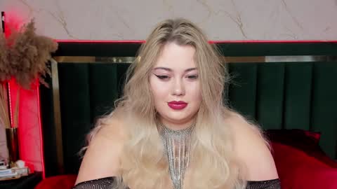 Snapshot of rosa1ia chatting on 02.04.25 Chloe online show from 02.04.25