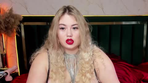 Snapshot of rosa1ia chatting on 02.11.25 Chloe online show from 02.11.25