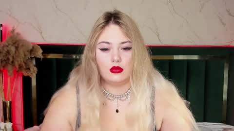 Snapshot of rosa1ia chatting on 03.06.25 Chloe online show from 03.06.25