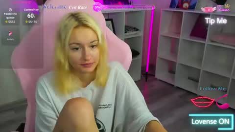 Snapshot of rosa_vaughn chatting on 07.25.26 Viola online show from 07.25.26