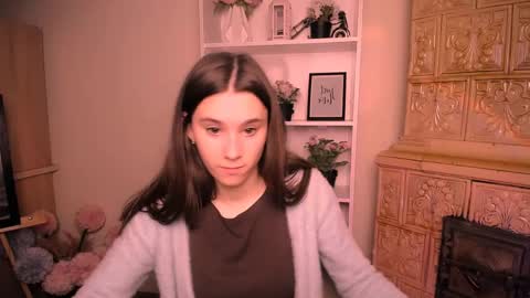Snapshot of rosalais_ chatting on 05.12.26 Rose online show from 05.12.26