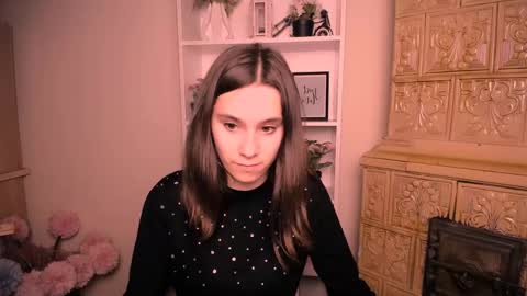 Snapshot of rosalais_ chatting on 05.19.26 Rose online show from 05.19.26