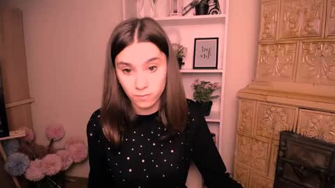 Snapshot of rosalais_ chatting on 05.20.26 Rose online show from 05.20.26