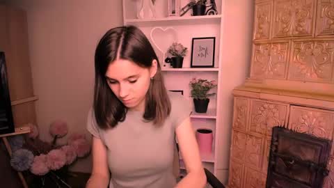 Snapshot of rosalais_ chatting on 05.27.26 Rose online show from 05.27.26