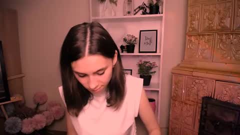 Snapshot of rosalais_ chatting on 06.10.26 Rose online show from 06.10.26