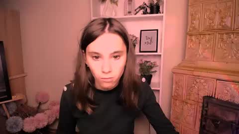 Snapshot of rosalais_ chatting on 06.12.26 Rose online show from 06.12.26
