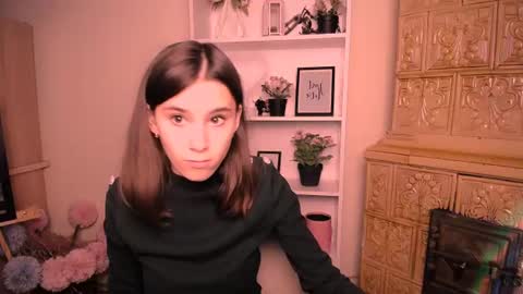 Snapshot of rosalais_ chatting on 06.13.26 Rose online show from 06.13.26